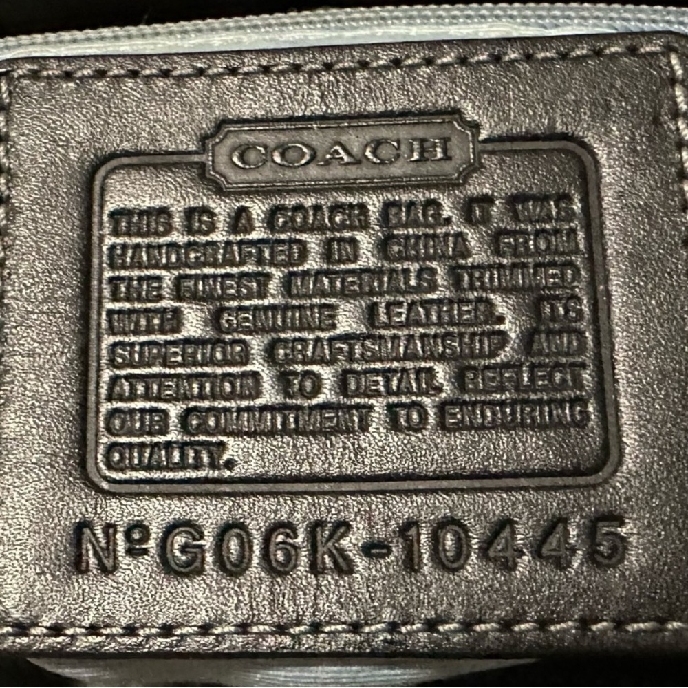 Vintage Coach soho shoulder bag 2006 year Black and Gold Signature Tote bag - Picture 4 of 17